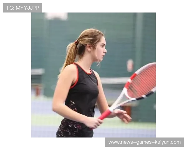 网球少女穿洛丽塔登场引轰动